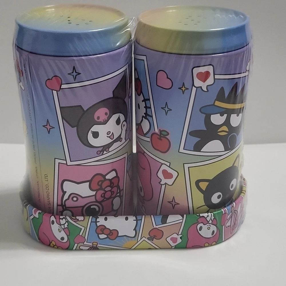 Hello Kitty Tin Salt & Pepper Set